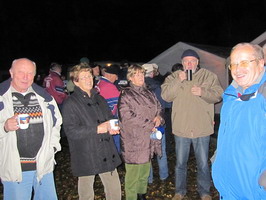 Gl&uuml;hwein und Fettbrot