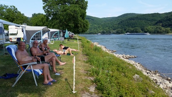 Am Rhein in der 1.Reihe